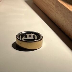 Oura ring gen 4 size 7 gold ring